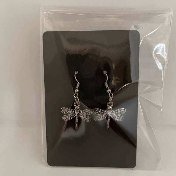 Hand crafted drop dangle dragonfly earrings. - Picture 4 of 4